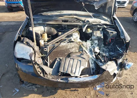 2014 Chrysler Town & Country Touring from USA, damaged, VIN 2C4RC1BG9ER196127